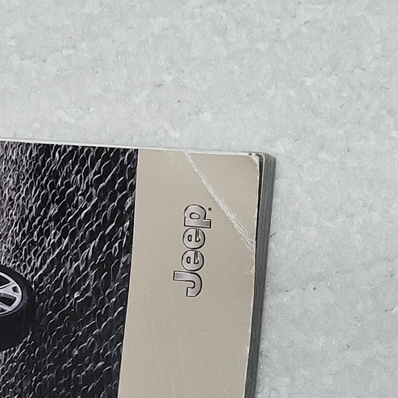 2017 Jeep Renegade User Guide - Replacement Jeep Users Manual Great Condition - Picture 3 of 8